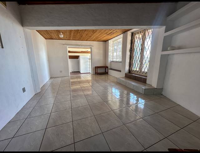 4 BEDROOM FREEHOLD RENTED IN WESTVILLE